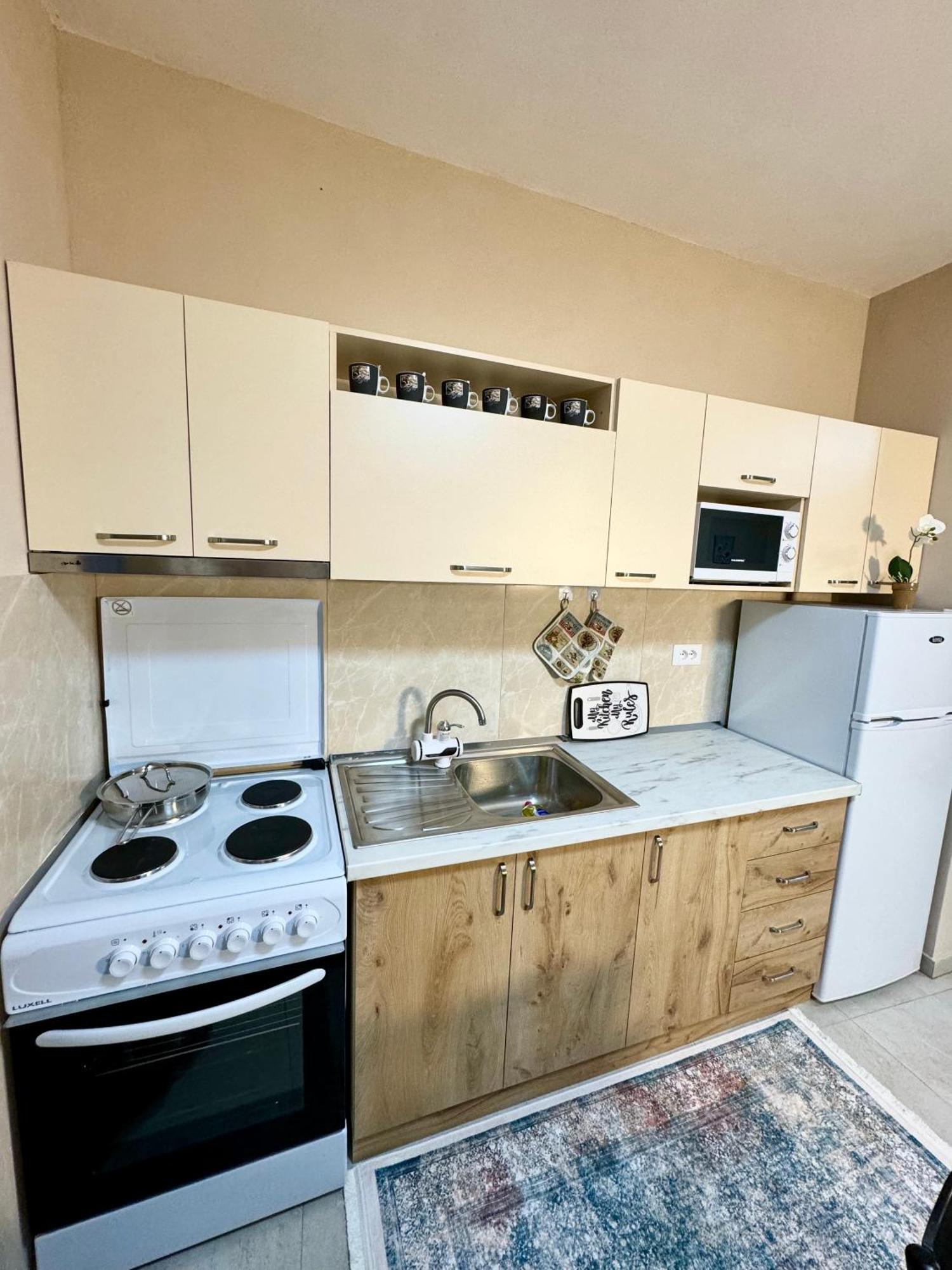 Shkodra Guest House & Trips Exterior photo