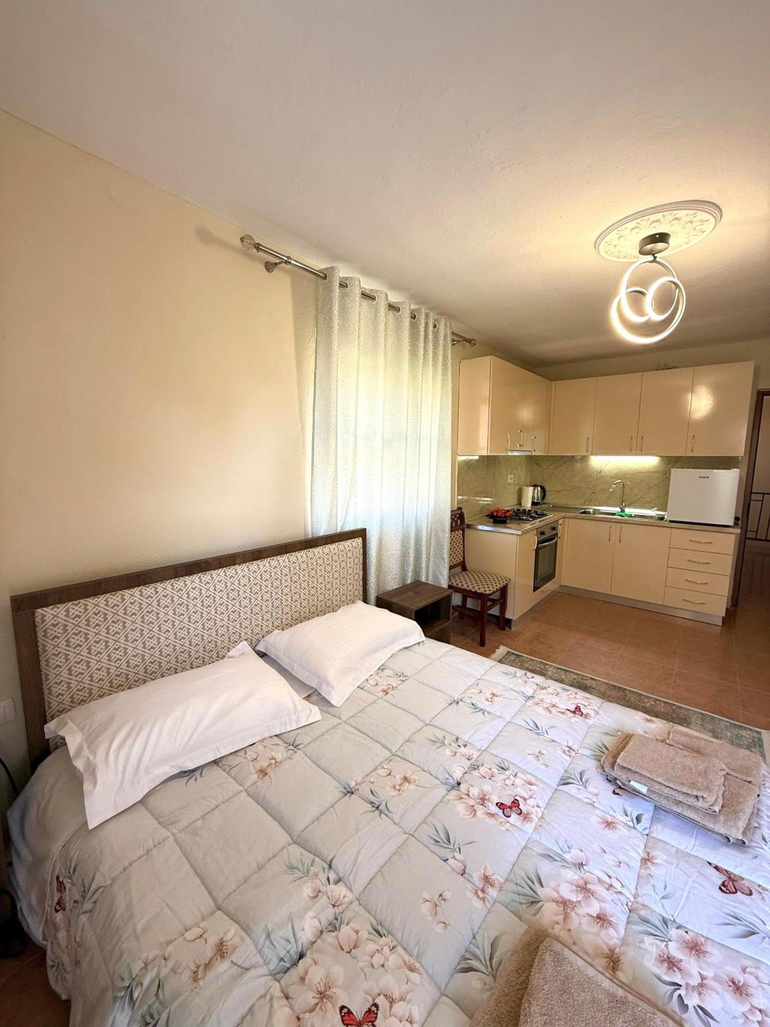 Shkodra Guest House & Trips Exterior photo